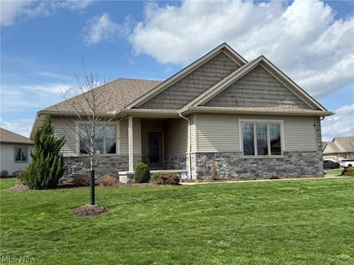 /international/us/1163-pine-bluff-drive-ne-new-philadelphia-oh-110106980406/