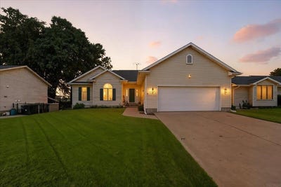 /international/us/1023-barnett-drive-cedar-falls-ia-110101118331/?lang=zh-tw