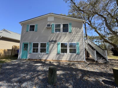 /international/us/100-ne-43rd-street-oak-island-nc-110107170471/