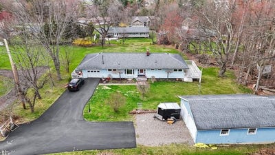 /international/us/422-e-benita-boulevard-vestal-ny-110107055796/