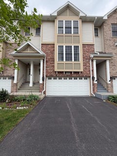 /international/us/2616-chelsey-street-buffalo-grove-il-110108207291/