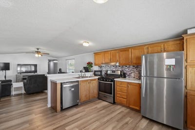 /international/us/1249-huron-dr-marion-ia-110107992138/