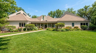 /international/us/w5611-oak-bluff-rd-walworth-wi-110108581944/