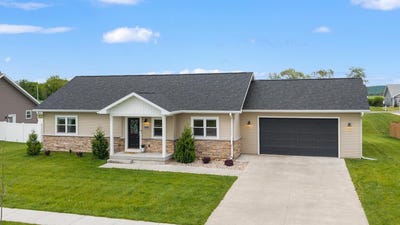 /international/us/702-eisenhower-street-baraboo-wi-110108297769/