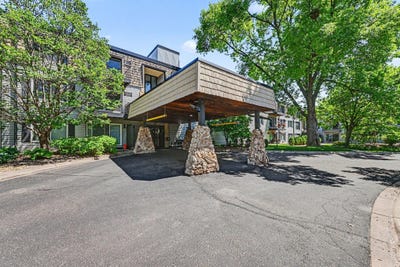 /international/us/179-little-canada-road-e-little-canada-mn-110108341430/