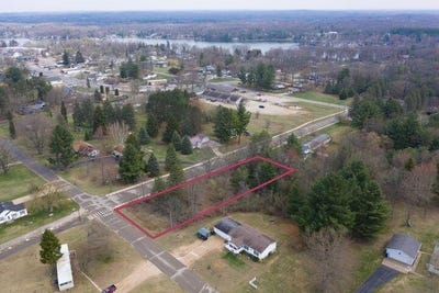 /international/us/bond-street-harrison-mi-110103420539/