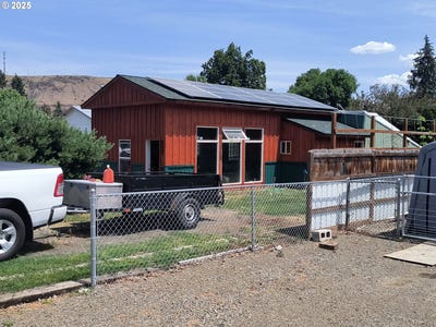 /international/us/207-s-spruce-st-wallowa-or-110099790785/