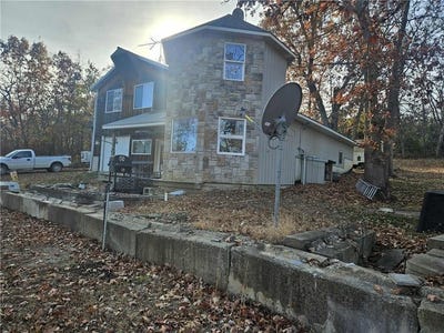 /international/us/83-ash-drive-mapleton-ks-110108196504/