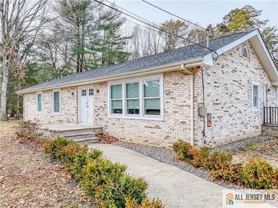 /international/us/176-old-forge-road-monroe-nj-110105115990/