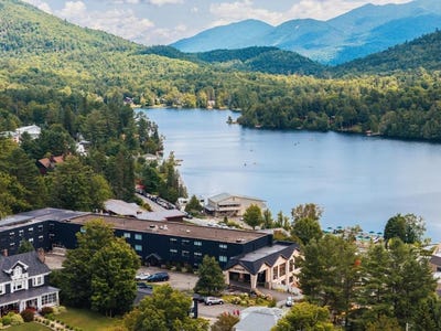 /international/us/2375-saranac-avenue-lake-placid-ny-110106368929/