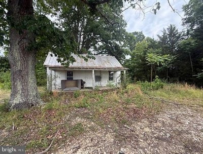 /international/us/2348-wickliffe-road-brookneal-va-110108683505/