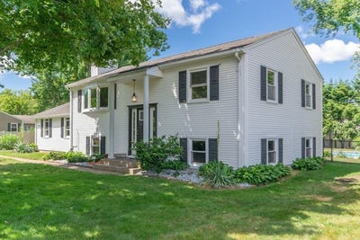 /international/us/123-mallard-circle-agawam-ma-110108846619/