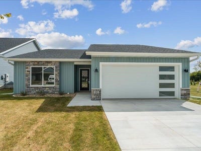 /international/us/192-huntington-iowacity-ia-110102139443/