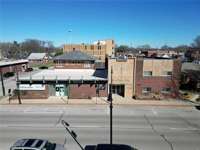 /international/us/415-w-main-street-collinsville-il-110098384099/