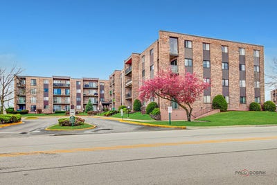 /international/us/625-w-huntington-commons-road-mount-prospect-il-110107696003/