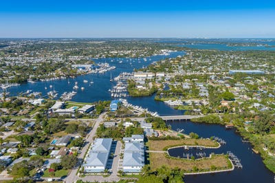 /international/us/4695-se-manatee-way-stuart-fl-110100928579/?lang=en