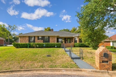 /international/us/316-trollinger-street-whitesboro-tx-110120692655/