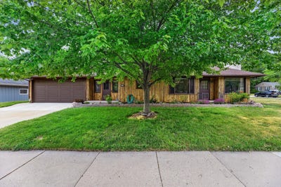 /international/us/1116-e-racine-ave-waukesha-wi-110108718771/