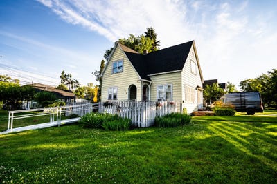 /international/us/647-647-1-2-woodford-street-missoula-mt-110100767997/