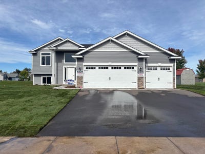 /international/us/845-3rd-avenue-sw-rice-mn-110120618780/