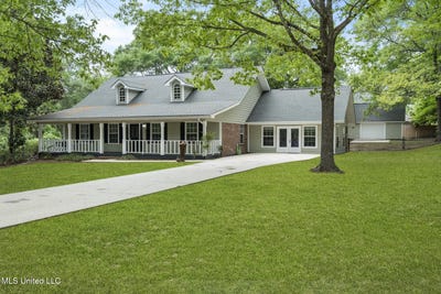 /international/us/18401-dogwood-lane-saucier-ms-110098543477/
