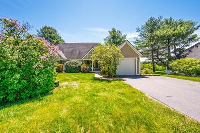 /international/us/21-wintercroft-circle-grantham-nh-110108491360/