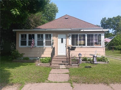 /international/us/905-e-1st-street-s-ladysmith-wi-110100162025/