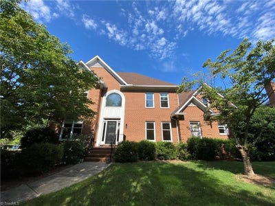 /international/us/1800-curraghmore-road-clemmons-nc-110107829483/