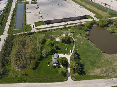 /international/us/12901-burlington-road-kenosha-wi-110107057896/