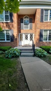 /international/us/1250-trailwood-path-bloomfield-hills-mi-110108666772/