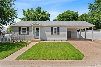 /international/us/105-gardner-street-waterloo-il-110100821752/