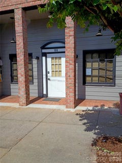 /international/us/199-n-main-street-rutherfordton-nc-110107985553/