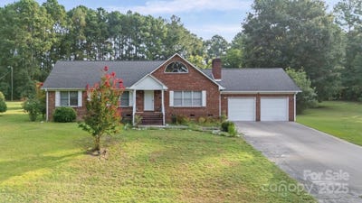 /international/us/318-freeman-avenue-wadesboro-nc-110101314341/