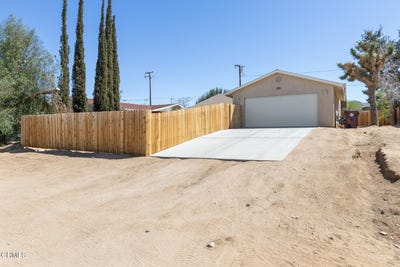 /international/us/61681-palm-vista-drive-joshua-tree-ca-110105801442/