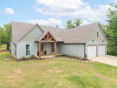 /international/us/16729-quays-rd-cameron-ok-110105842917/