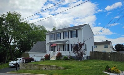 /international/us/3-bank-street-cranston-ri-110099922942/