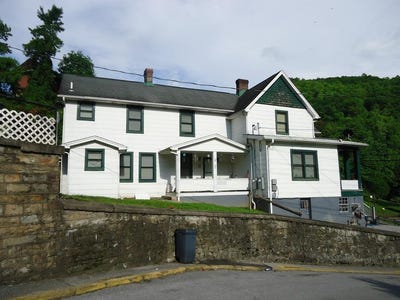 /international/us/20-hobart-street-welch-wv-110100818721/