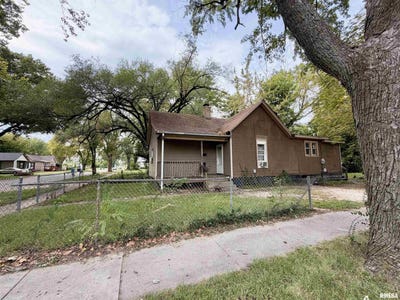 /international/us/1229-e-brown-street-springfield-il-110120082093/