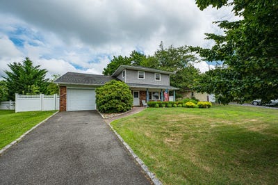 /international/us/145-fifty-acre-rd-s-smithtown-ny-110100743564/