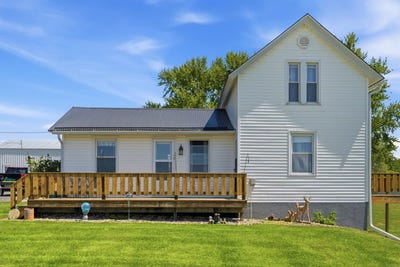 /international/us/2082-jamestown-ave-independence-ia-110107931185/
