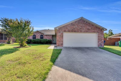 /international/us/131-logan-lane-waxahachie-tx-110108587843/