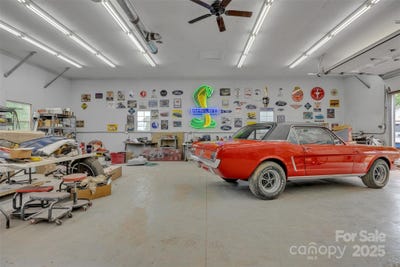 /international/us/225-hwy-16-n-highway-taylorsville-nc-110098910545/