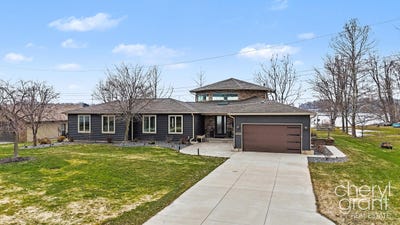 /international/us/7022-strawberry-lane-clarksville-mi-110106766653/