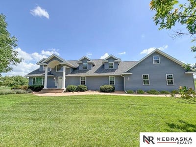 /international/us/11701-raymond-road-waverly-ne-110108858574/