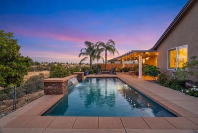 /international/us/3150-redondo-court-redding-ca-110119990375/
