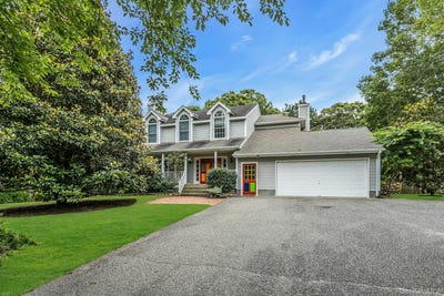 /international/us/104-b-squiretown-road-hampton-bays-ny-110107160869/