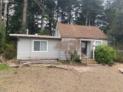 /international/us/6721-rhododendron-ave-glenedenbeach-or-110106981502/