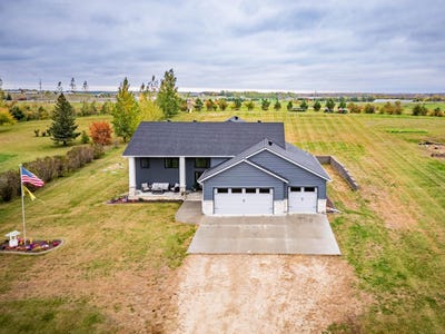 /international/us/17115-lakeview-lane-audubon-mn-110120527290/