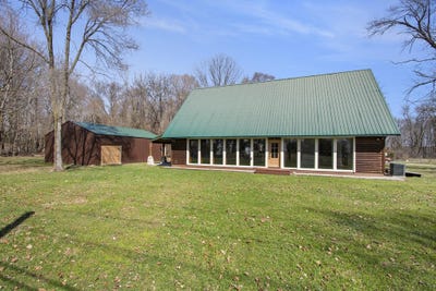 /international/us/426-elizabeth-street-buchanan-mi-110098481862/