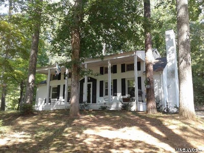 /international/us/1120-valley-road-south-hill-va-110110027119/
